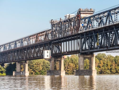Circulație restricționată pe podul Giurgiu-Ruse. Traficul va fi oprit noaptea pe Podul Prieteniei