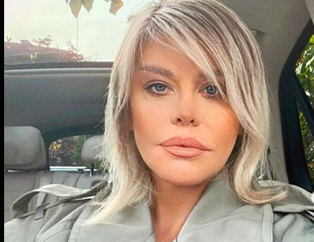 Loredana Groza, adevărul despre operațiile estetice: „M-au interzis comuniștii, pentru că eram prea sexy”