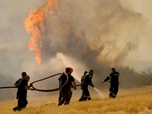 Pompierii din România intervin la incendiile de vegetație din Grecia
