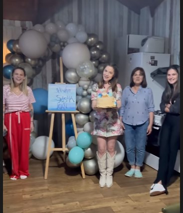 Theo Rose, în vizită la părinți. Artista a avut parte de o mare surpriză: „Să vă arăt cum m-au așteptat acasă”