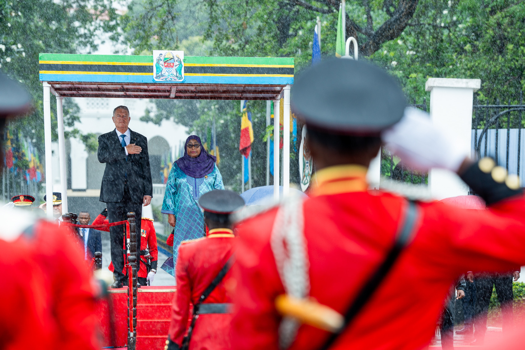 Cât au costat cele 34 de vizite în străinătate ale președintelui Klaus Iohannis. Detaliile despre călătoriile sale, clasificate