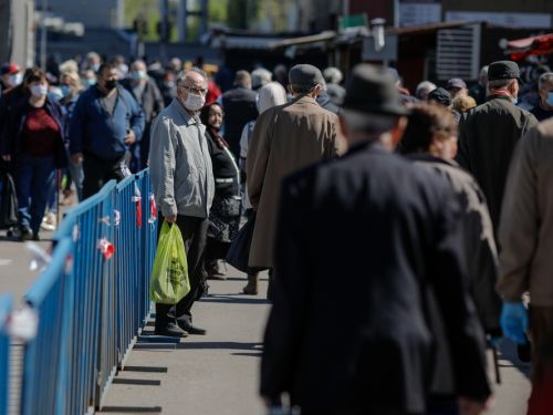 Polurile sărăciei din România. Ce salarii au bucureștenii față de românii din restul țării