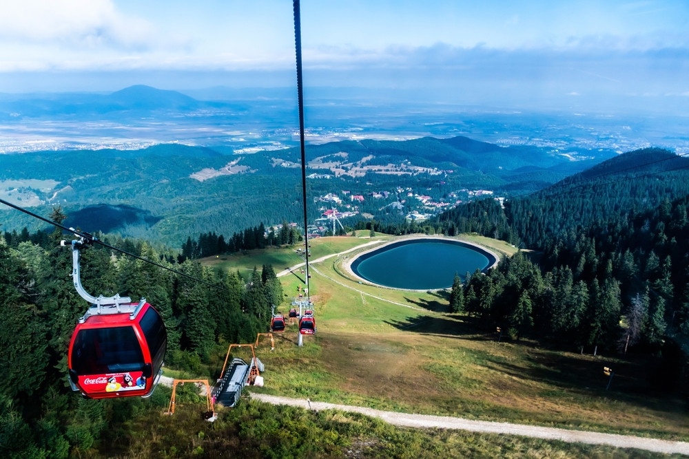 Hotelierii au pregătit deja ofertele de 1 Mai. Cât costă 3 nopți de cazare la munte