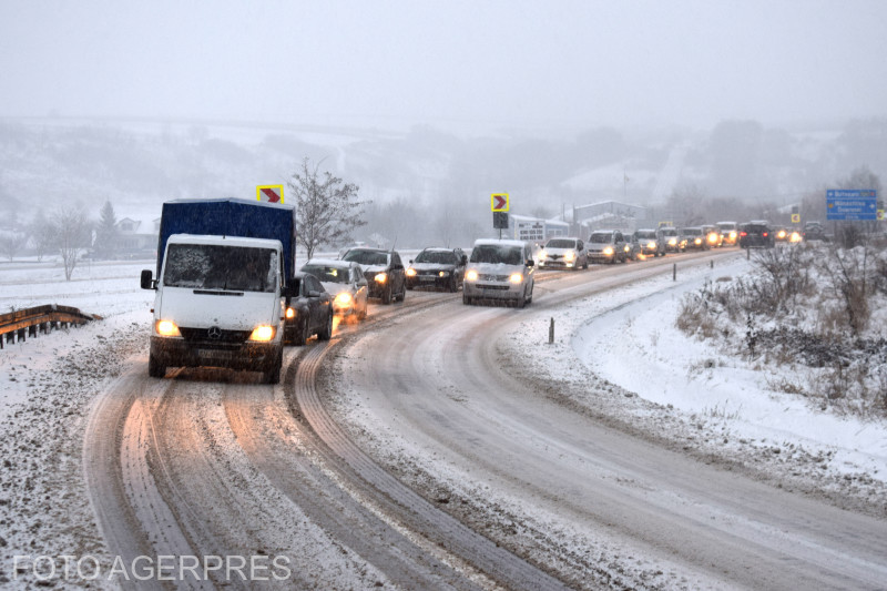 ANM anunță ninsori în aproape toată țara, inclusiv în București. La munte și în Moldova se va depune strat de zăpadă