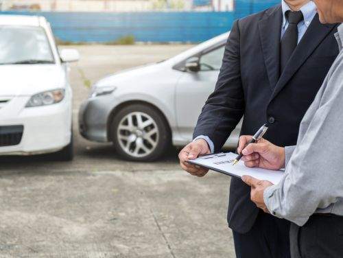 Primele efecte după plafonarea tarifelor RCA: o companie de asigurări auto a încetat colaborarea cu zeci de brokeri - prețuri prea mici, clienți prea mulți
