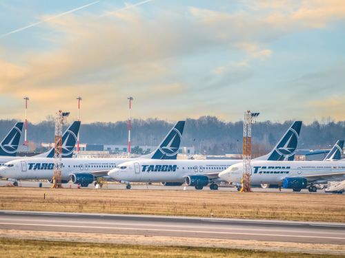 Amenințare cu bombă la bordul unui avion TAROM. Atac cibernetic asupra sistemului informatic al aeroportului Henri Coandă