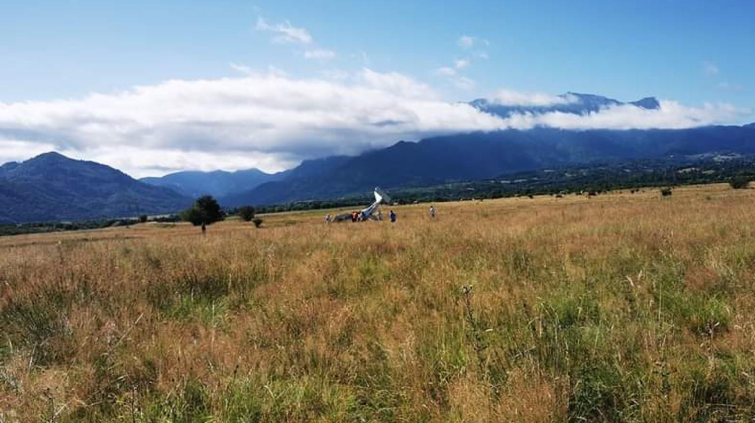 Avion prăbușit în Brașov, pe un câmp dintre Râșnov și Tohan. Pilotul a murit