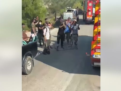 Incendii în Grecia. Pompierii români, întâmpinați cu aplauze de poporul elen: misiunile lor vor continua