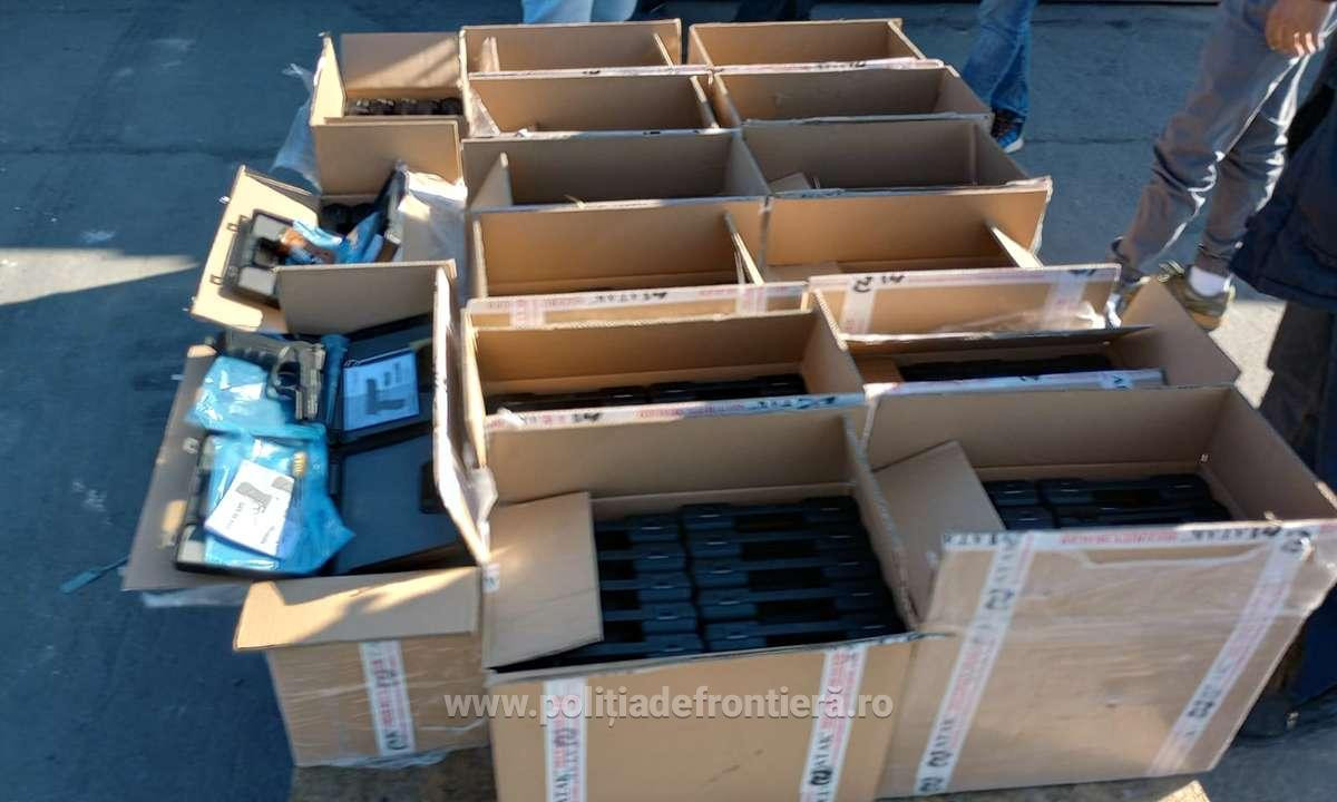 1200 de pistoale descoperite în camionul unui ucrainean, în Constanța. Armele erau aduse din Turcia și urmau să ajungă în Donbas