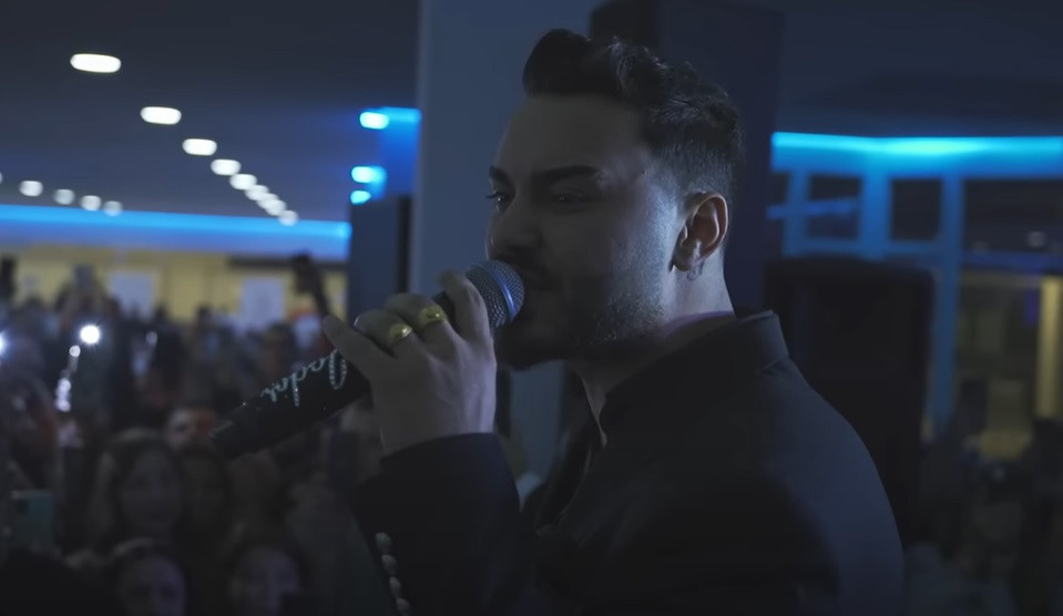 Jador i-a sters lacrimile unei fane. De a început să plângă femeia în timpul concertului: „Iubire pură”
