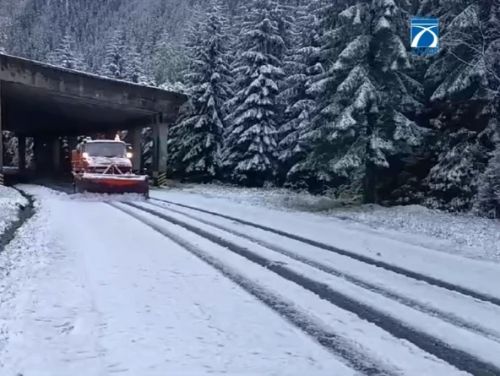 Prima zăpadă pe Transfăgărășan. A nins și în Bucovina și la Voineasa