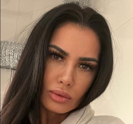 Oana Zăvoranu, criticată dur de fani după împăcarea cu Alex Ashraf. Ce a avut de zis în apărarea sa: „Nu dau explicații curioșilor, nu mă ascund”