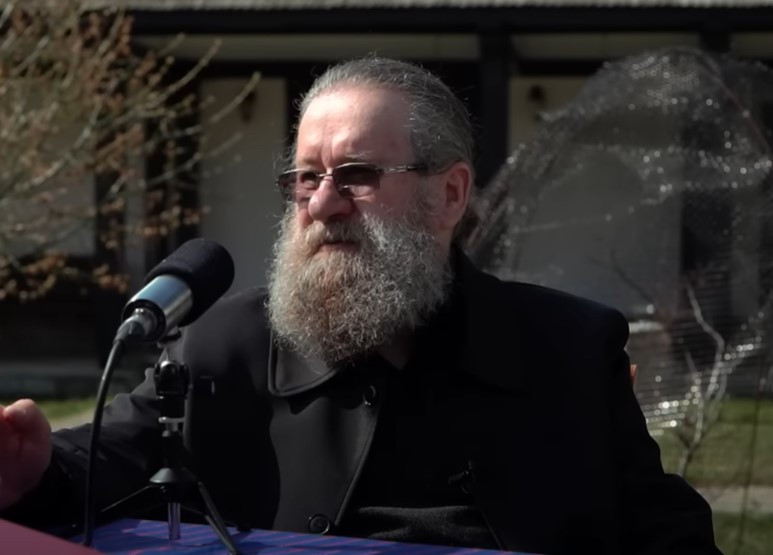 Mihai Coadă s-a retras la mănăstire după ce și-a înșelat soția. „Poate i-am nenorocit viața”