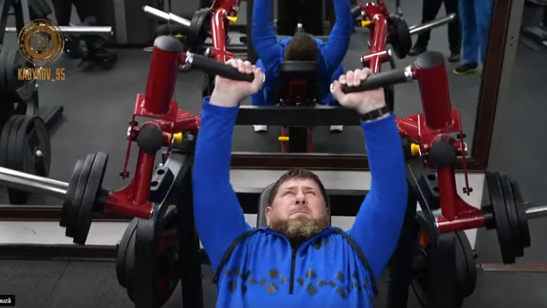 Ramzan Kadîrov contrazice zvonurile despre sănătatea sa printr-un videoclip la sala de forță