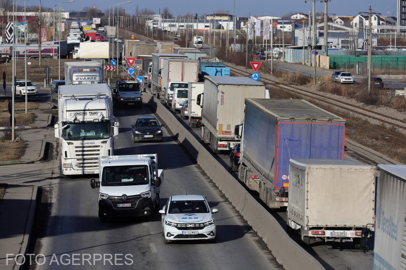 Drumurile țării, paralizate de protestul transportatorilor și fermierilor: a treia zi de haos pe centura Capitalei