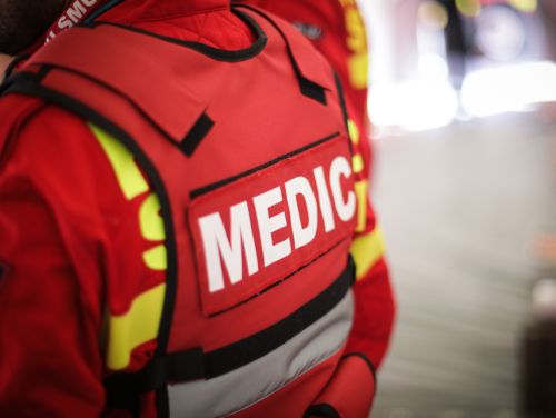 Tragedie la o fabrică din Dâmbovița. Un bărbat a fost prins într-o presă hidraulică