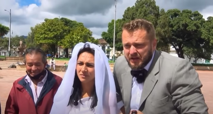 Puya, reacție neașteptată după ce a văzut-o pe Melinda în rochie de mireasă: „Vezi că nu ai voie să săruți mireasa”