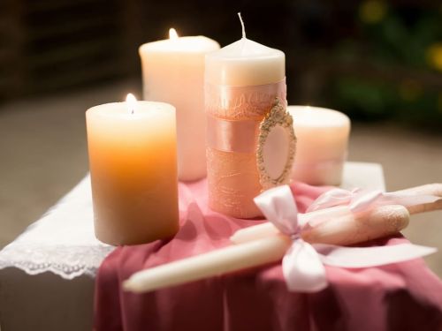 Simboluri întâlnite pe lumânarea de botez și semnificația lor