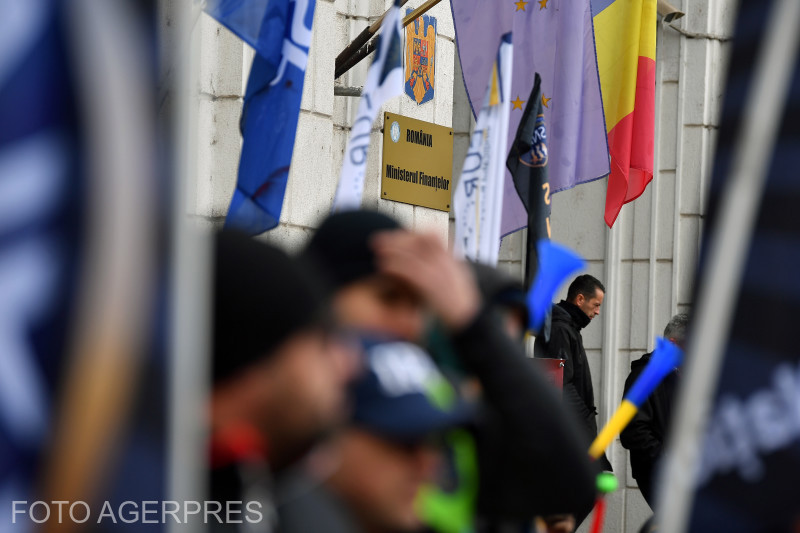 Polițiștii protestează la Ministerul Finanțelor. Președinte SNPPC: „5% este o mizerie”