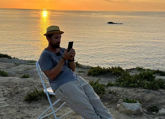 Bona angajată de Dani Oțil, cercetată penal. Prezentatorul a trecut printr-o situație neașteptată: „Ea a fugit practic”