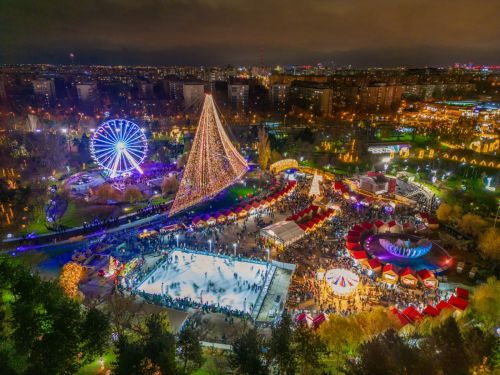 Primul târg de Crăciun din București se deschide miercuri. Care sunt principalele atracții la West Side Christmas Market