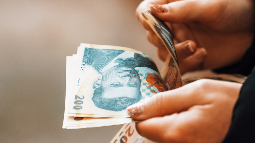 Elevii din România încă nu și-au primit bursele integral. Transferurile întârzie deja de șase luni