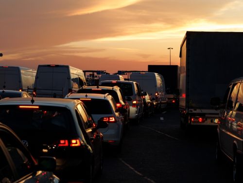 Restricții de circulație pe mai multe drumuri și autostrăzi din țară, marți și miercuri, din cauza caniculei