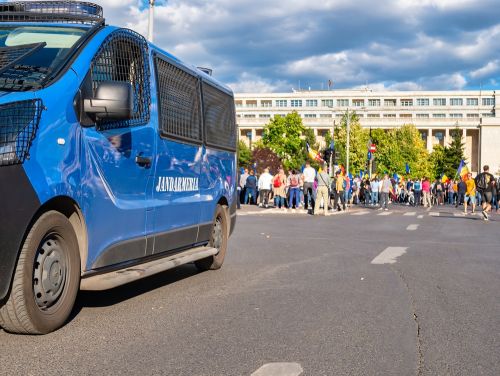 Sindicaliștii din Educație protestează în Piața Victoriei. Ce îi nemulțumește pe aceștia