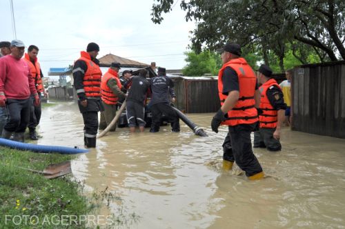 Cod galben de inundații în 14 județe din România