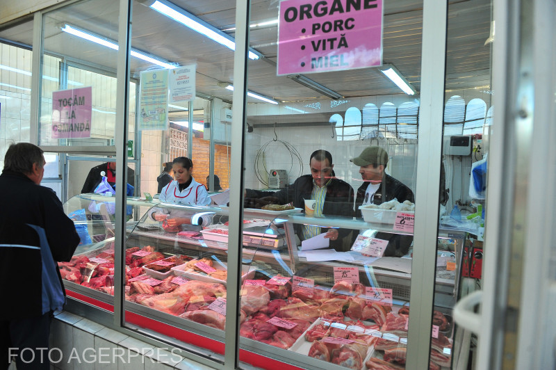 Carnea de porc, mai puțină și mai scumpă: va avea un preț mai mare până în decembrie. Specialiștii explică fenomenul