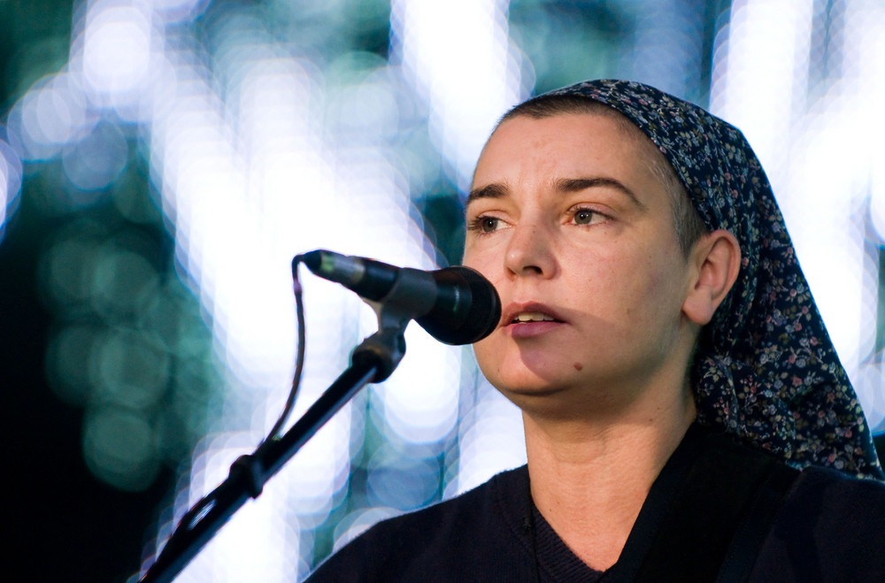 Sinead O’Connor a murit. Cântăreața s-a stins la 18 luni după ce fiul ei s-a sinucis