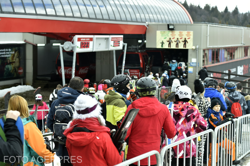 Sfântul Andrei dă startul sezonul de schi. Lista pârtiilor deschise de azi