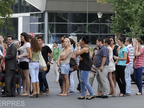 Facultatea care bate orice record: se bat 40 pe un loc. Un candidat a luat 10 la examen, deși la BAC a avut nota 5 la Matematică