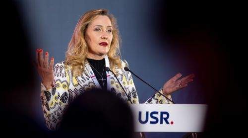 Alegeri USR: Descoperă CV-urile surprinzătoare ale candidaților