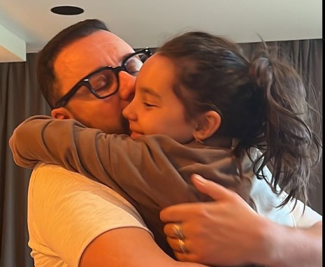 Cătălin Măruță, surprins de fiica sa pe platourile de filmare. Ce a declarat prezentatorul despre rolul Evei din „Tati Part-Time”