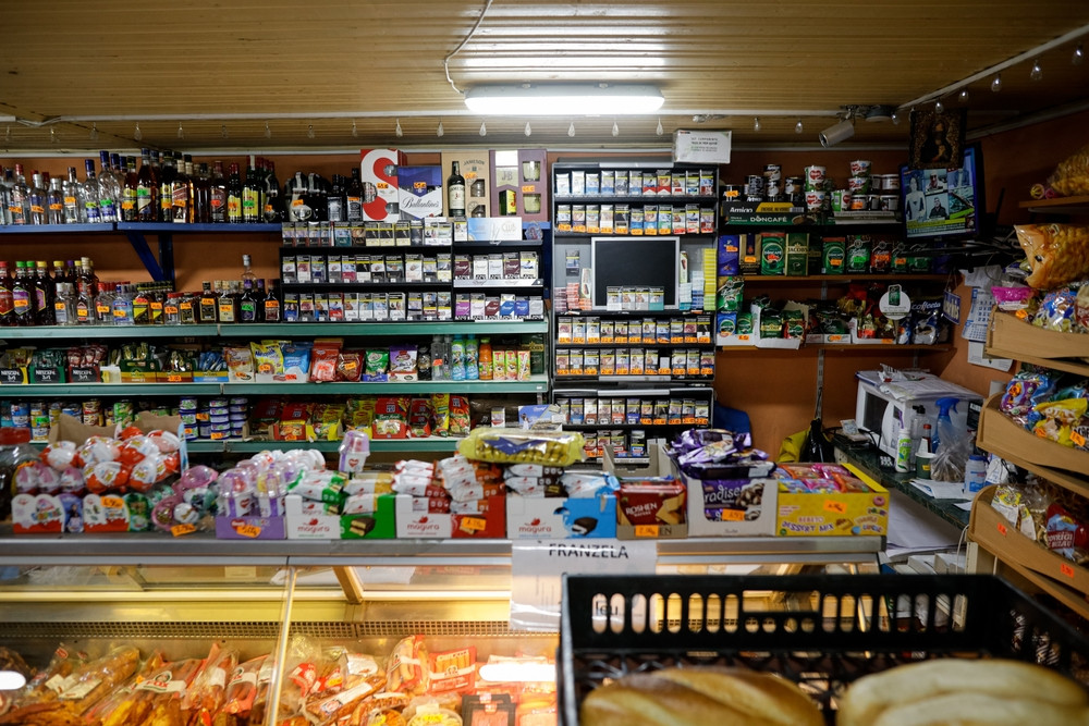 Prețuri mai mici la raft: Guvernul vrea soluții, coaliția aduce neînțelegeri, analiștii avertizează