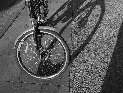 Tragedie în Cluj: Un copil de 11 ani a decedat după un incident nefericit în timp ce își umfla bicicleta