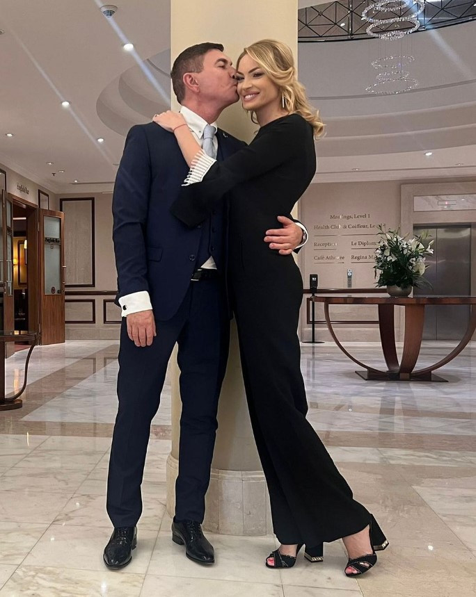Cristi Borcea și Valentina Pelinel, criticați după ce au dat frâu liber sentimentelor în public: „Parcă sunteți mahmuri, dezlânați, deșirați...”