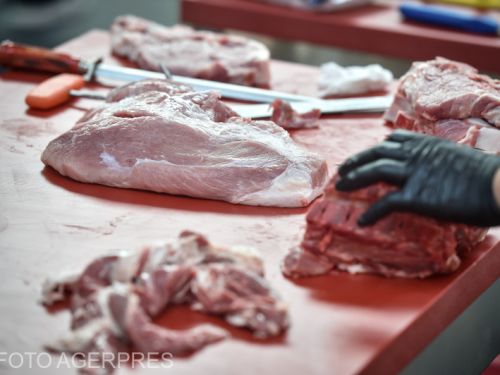 Etichete de avertizare pe carne, la fel ca pe țigări. Parlamentul European și mai multe guverne vor să reducem cantitatea de carne pe care o mâncăm