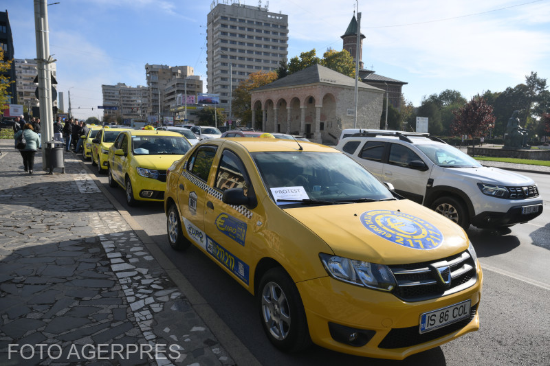 Călătoriile cu taxi s-ar putea scumpi. Cât ar urma să coste o cursă din 2024