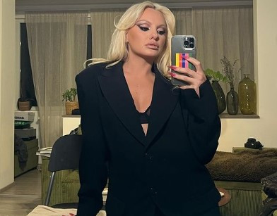 Alexandra Stan taie și spânzură. Dezvăluiri sincere despre echipa sa: „Sunt alții milionari de pe urma mea”