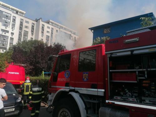Incendiu în zona Piața Muncii din Capitală: 6 persoane au necesitat îngrijiri medicale