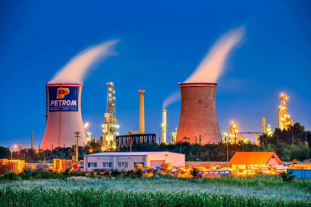 Taxa de solidaritate a OMV Petrom, micșorată de Parlament. Austriecii au câștigat bătălia, după ce legea a fost modificată la cererea lui Iohannis