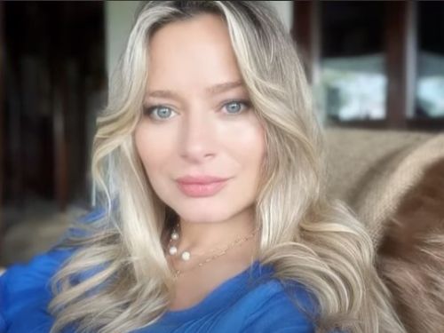 Laura Cosoi, primele declarații după ce a anunțat că este gravidă pentru a patra oară: „Am inima plină”