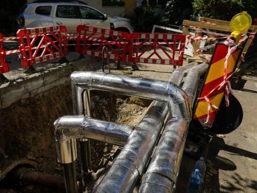 Sute de blocuri din Capitală rămân din nou fără apă caldă