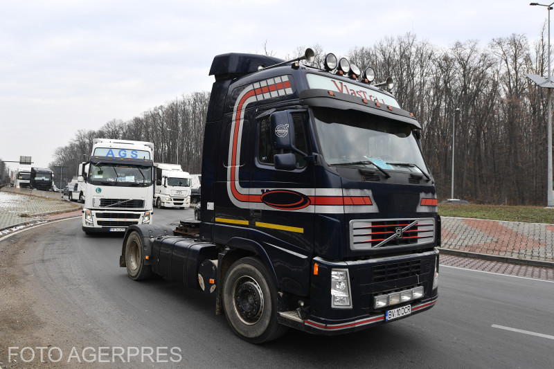 Proteste ale transportatorilor și fermierilor, ziua 10. Traficul pe Autostrada București-Ploiești, blocat