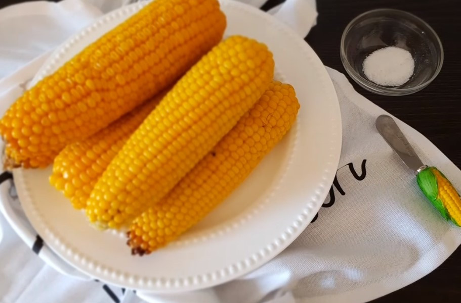 Câte calorii are porumbul fiert? Îl putem consuma atunci când suntem la dietă?