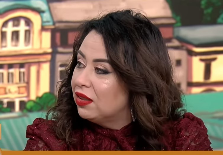 Oana Roman, din nou în scandal cu sora ei, Catinca: „Nu plătește din banii ei azilul, ci din pensia mamei”