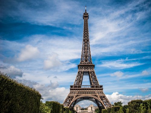 Turnul Eiffel se confruntă cu greve și probleme de întreținere