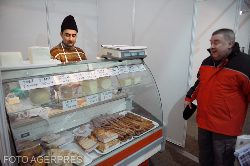 De azi se aplică „marea ieftinire” de câțiva lei: fiecare reduce prețul după bunul plac. Cât vor costa un kilogram de brânză și 10 ouă